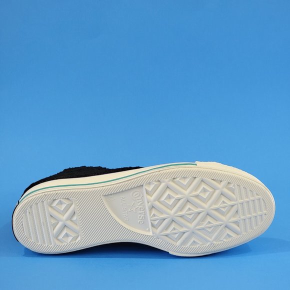 Converse Chuck 70 Hi Retro Sherpa Sneakers NWT - Picture 4 of 6